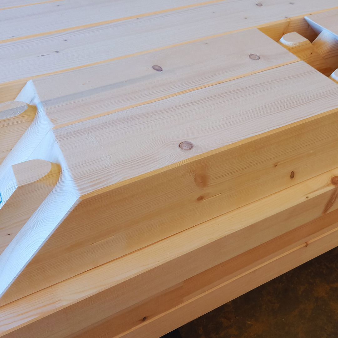 Drewno KVH vs BSH – wybór optymalnego materiału konstrukcyjnego w budownictwie
